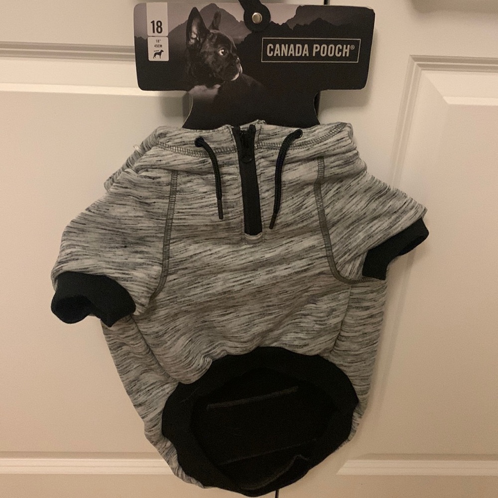 18 size Canada pooch fleece line hoodie. Dog